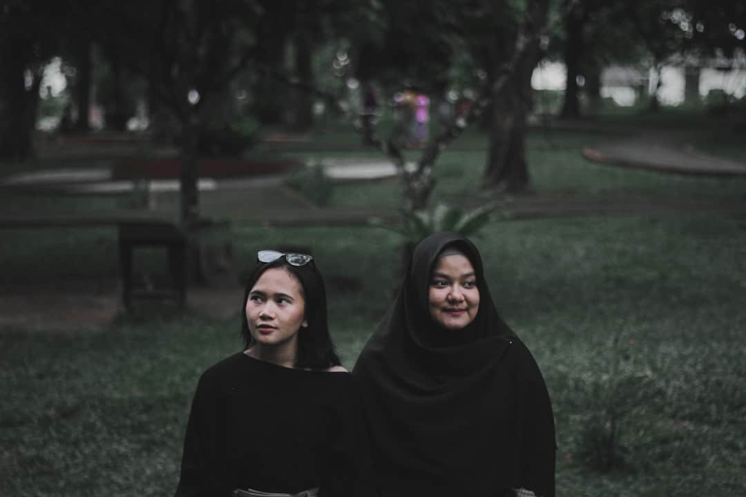 Photo AI Sisters